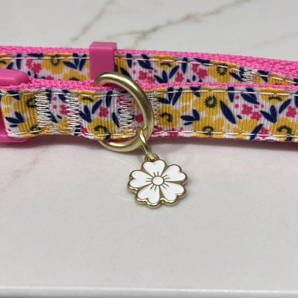 NWT (S) 9.5-14" Puppy Dog Floral Collar Daisy Charm Adjustable Cute Pink Girly - Picture 2 of 3